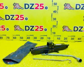 Поддомкратник/ домкрат Toyota