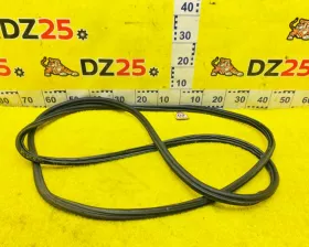 Уплотнительная резинка багажника NISSAN