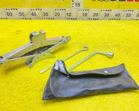 Поддомкратник/ домкрат Nissan