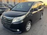 Бачок стеклоомывателя TOYOTA NOAH 2014/Цвет 202 8531528340 ZWR80G 2ZRFXE, передний