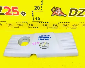 Пластиковая крышка на двс TOYOTA