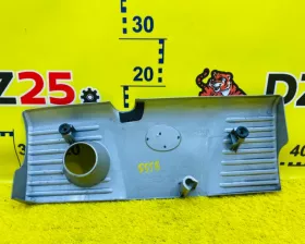 Пластиковая крышка на двс TOYOTA