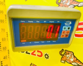 Пластиковая крышка на двс TOYOTA