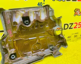 Пластиковая крышка на двс TOYOTA