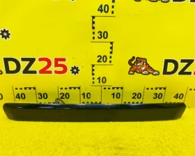 Накладка на дверь багажника Nissan