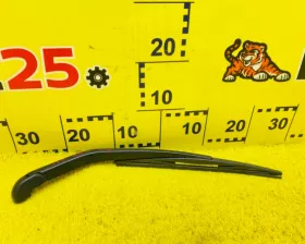 Дворник 5-й двери Nissan