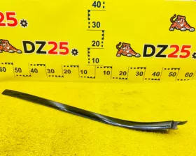 Молдинг лобового стекла Mercedes-Benz