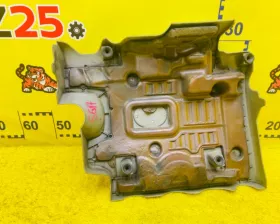 Пластиковая крышка на двс Toyota