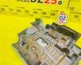 Пластиковая крышка на двс Toyota