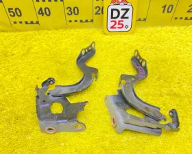 Петля капота Toyota