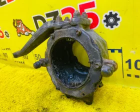 Поворотный кулак TOYOTA