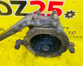 Поворотный кулак TOYOTA