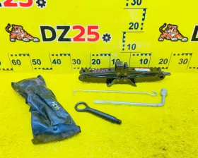 Поддомкратник/ домкрат Toyota