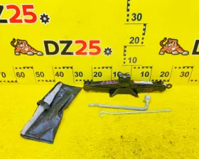 Поддомкратник/ домкрат Mitsubishi