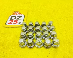 Гайка на колесо Toyota