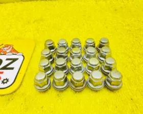 Гайка на колесо Toyota