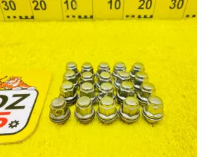 Гайка на колесо Toyota