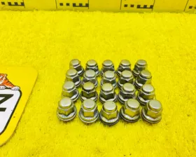 Гайка на колесо Toyota