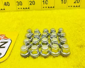 Гайка на колесо Toyota