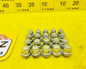 Гайка на колесо Toyota