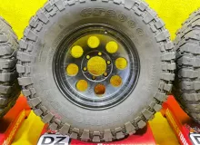 Колеса на дисках Mikey Tompson 6x139.7 c шинами Comfoster 305/70R16