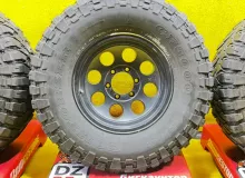 Колеса на дисках Mikey Tompson 6x139.7 c шинами Comfoster 305/70R16