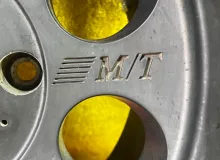 Колеса на дисках Mikey Tompson 6x139.7 c шинами Comfoster 305/70R16