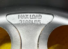 Колеса на дисках Mikey Tompson 6x139.7 c шинами Comfoster 305/70R16