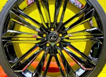 Колеса на дисках Lexus 5x114.3 c шинами Yokohama 255/35R22