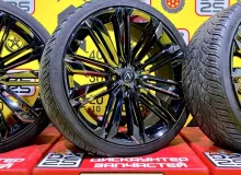 Колеса на дисках Lexus 5x114.3 c шинами Yokohama 255/35R22