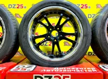 Колеса на дисках Nissan 5x114.3 c шинами Toyo 215/45R17