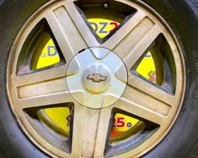 Колеса на дисках Chevrolet 6x127 c шинами Michelin 265/65R17