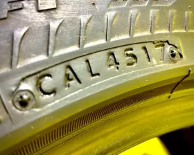 Шина Bridgestone 275/40R20