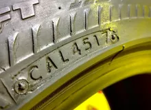 Шина Bridgestone 275/40R20