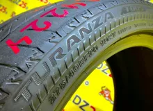 Шина Bridgestone 275/40R20