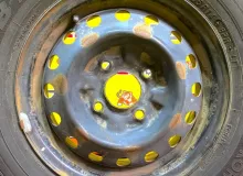 Колеса на дисках Nissan 4x114.3 c шинами Dunlop 165/80R14