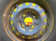 Колеса на дисках Nissan 4x114.3 c шинами Dunlop 165/80R14
