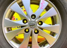 Колеса на дисках Nissan 5x114.3 c шинами Bridgestone 195/60R15