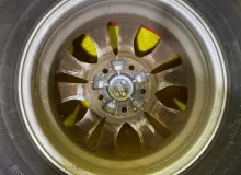 Колеса на дисках Nissan 5x114.3 c шинами Bridgestone 195/60R15