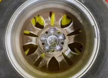 Колеса на дисках Nissan 5x114.3 c шинами Bridgestone 195/60R15