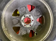 Колеса на дисках Chevrolet 6x127 c шинами Bridgestone 245/65R17