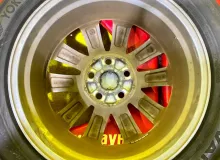 Колеса на дисках Toyota 5x114.3 c шинами Yokohama 215/55R17