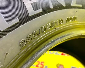 Шина Bridgestone 235/55R19