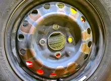Колеса на дисках Nissan 4x114.3 c шинами Dunlop 165/80R14