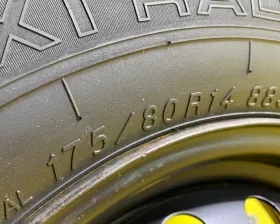 Колесо на диске Nissan 4x114.3 c шиной Yokohama 175/80R14