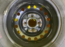 Колесо на диске Nissan 4x114.3 c шиной Yokohama 175/80R14