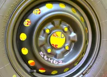 Колесо на диске Nissan 4x114.3 c шиной Yokohama 175/80R14