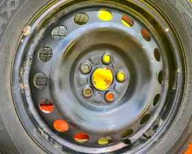 Колеса на дисках Toyota 5x100 c шинами Dunlop 185/60R15