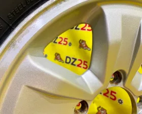 Колесо на диске Suzuki 5x139.7 c шиной Bridgestone 205/70R16