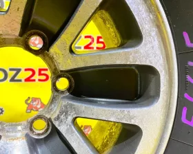Колесо на диске Mitsubishi 6x139.7 c шиной Maxtrek 265/75R15